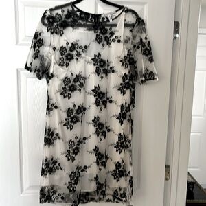 BCBG GENERATION DRESS LIKE NEW SIZE L